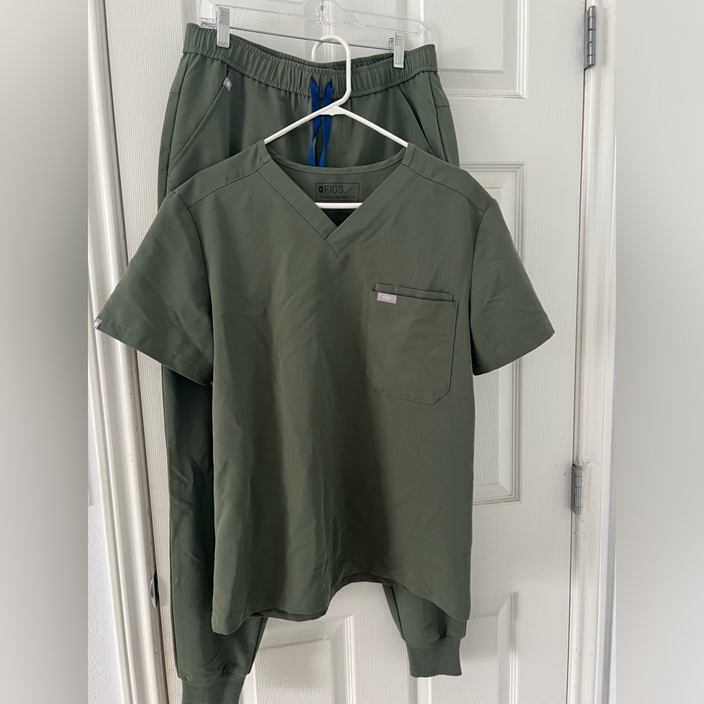 FIGS Men’s Scrub Moss Green Set